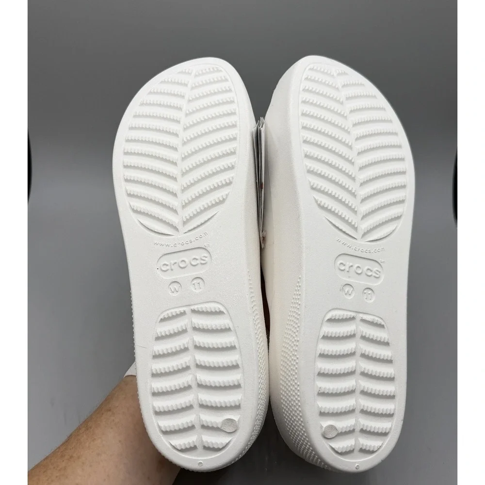 Crocs Classic Platform Slide White Womens Size 11 Casual Sandals Slippers NEW